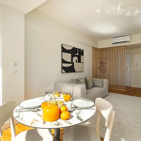 Whome Modern & Elegant In Lizbona