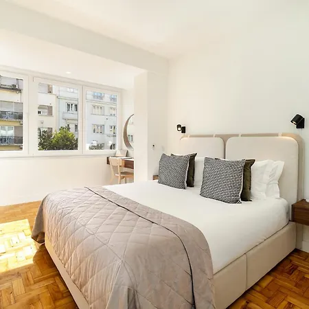 Whome Modern & Elegant In Апартаменти *