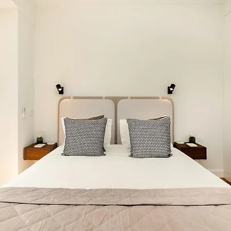 Whome Modern & Elegant In